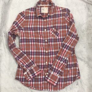 AEO plaid long sleeve button down shirt